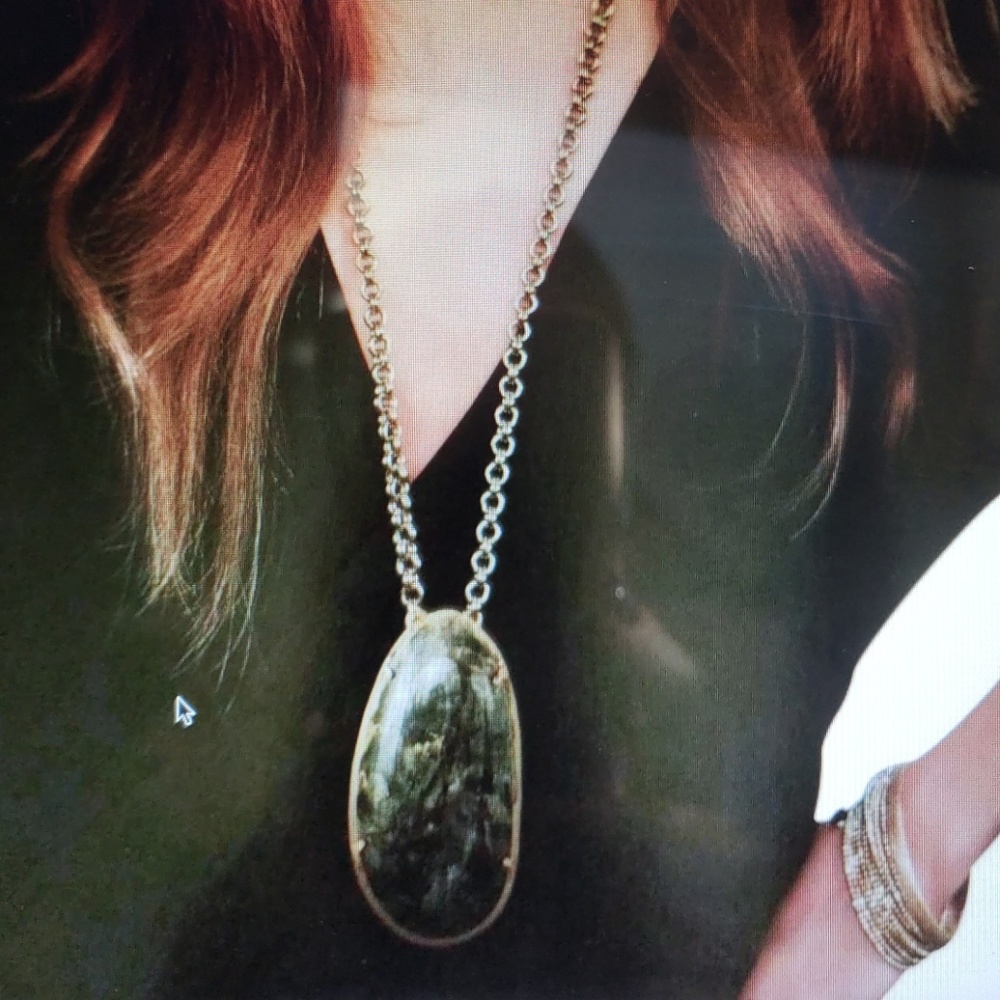 Stella and Dot Leona Necklace